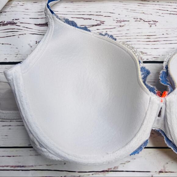 Victoria's Secret body by Victoria perfect coverage blue white lace - Picture 13 of 15